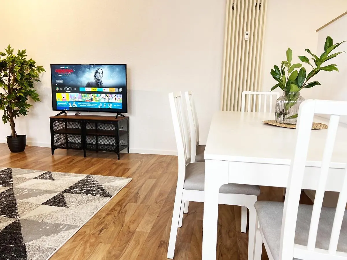 Апартаменты Modern Ruhig 6 Gaeste 110M2 Wlan Momlingen